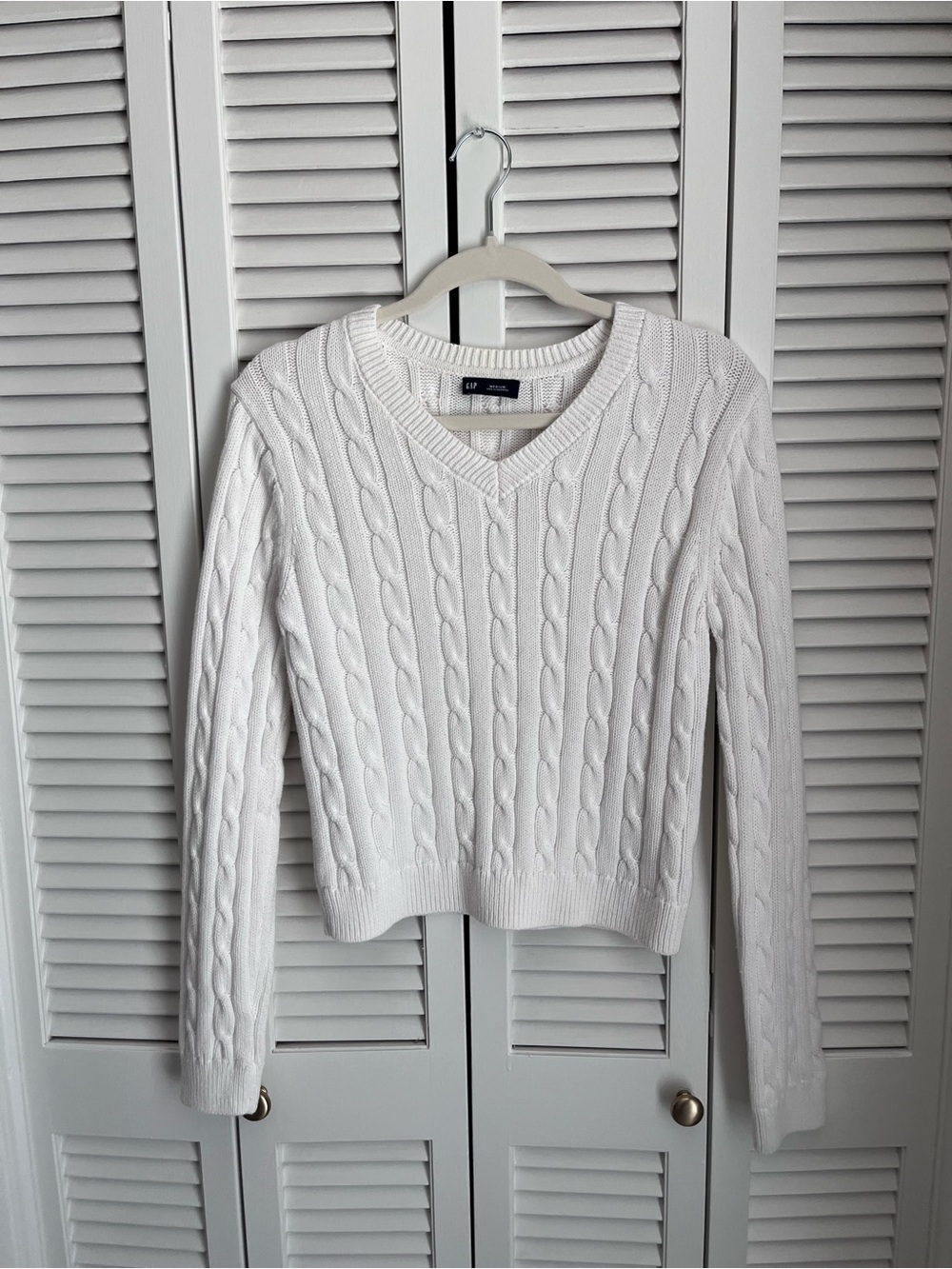 GAP White Cable Knit V-Neck Sweater